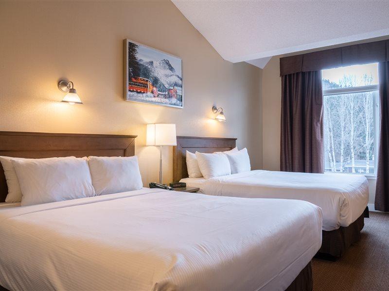 Irwin'S Mountain Inn Banff Extérieur photo