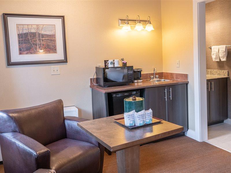Irwin'S Mountain Inn Banff Extérieur photo