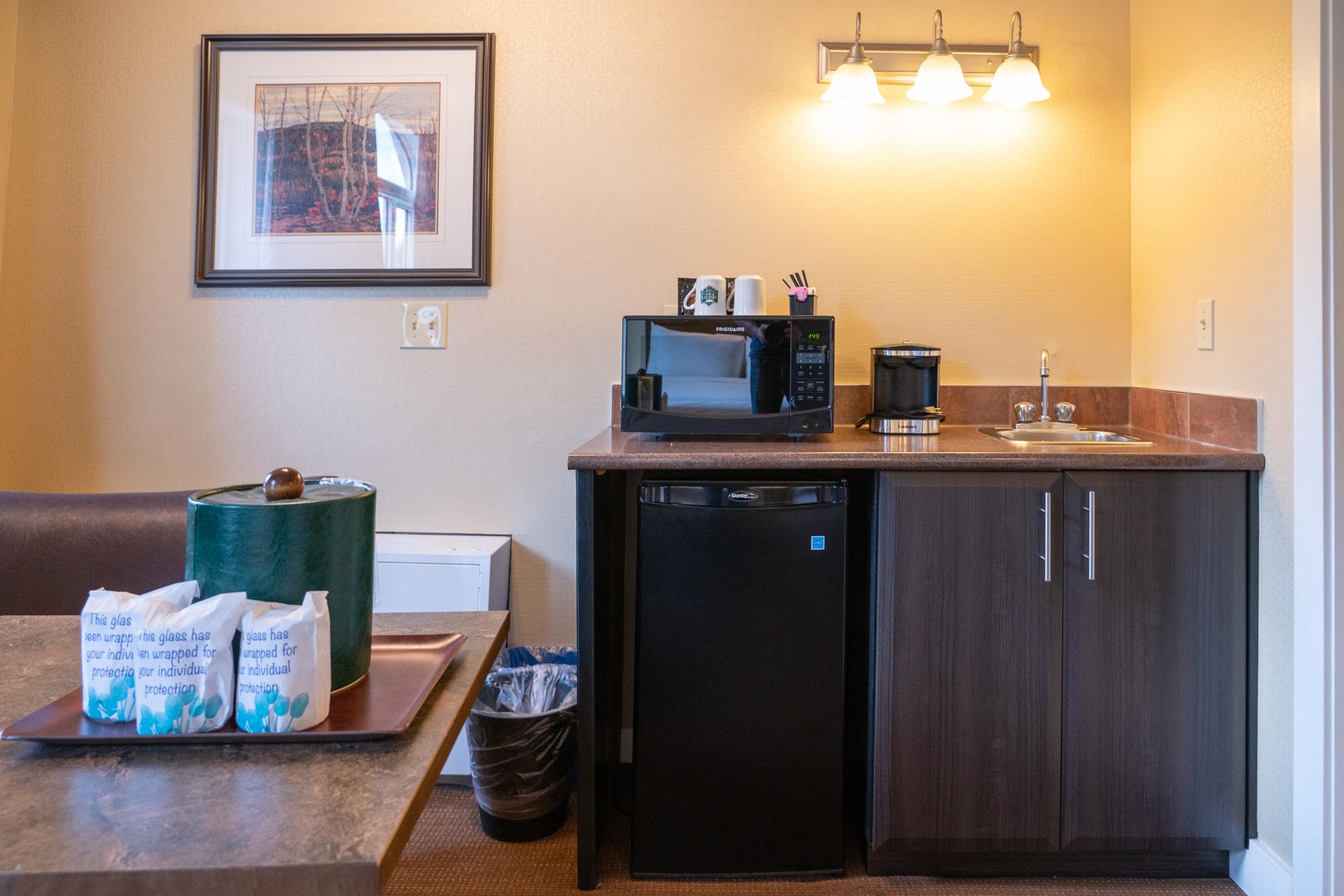 Irwin'S Mountain Inn Banff Extérieur photo