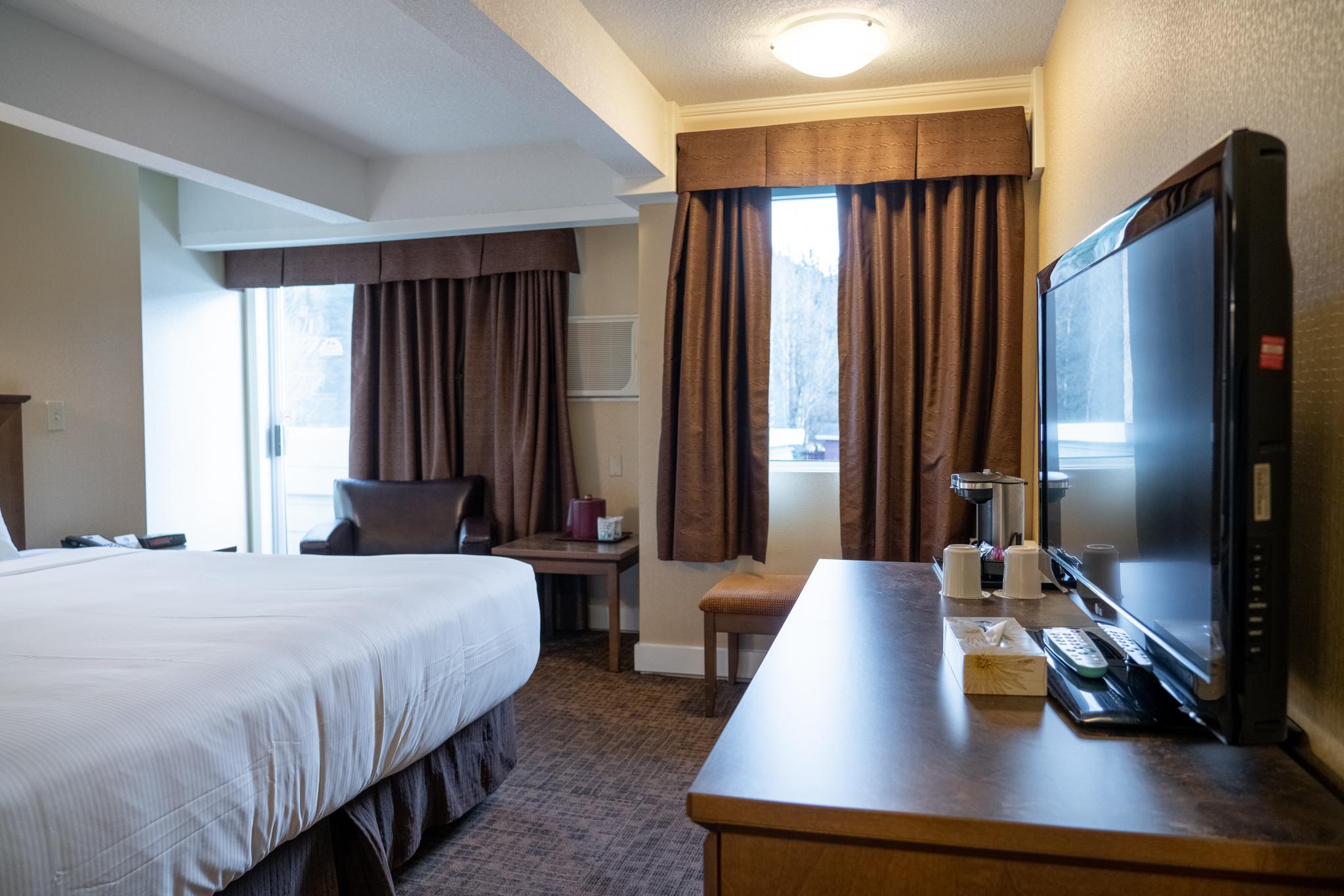 Irwin'S Mountain Inn Banff Extérieur photo