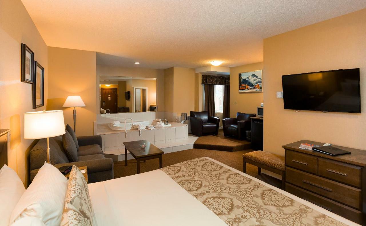 Irwin'S Mountain Inn Banff Extérieur photo