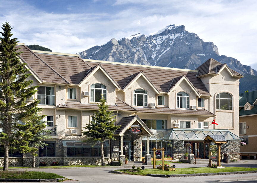 Irwin'S Mountain Inn Banff Extérieur photo